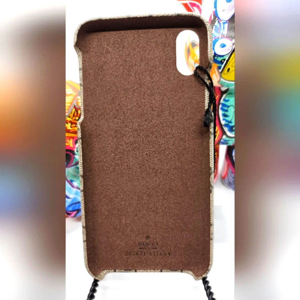 *NWT* Gucci Phone Case‎